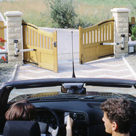 Installation d'automatismes (volets roulants, portail ou porte de garage) en Ille et Villaine à Janzé, Retiers, Châteaugiron, La Guerche-de-Bretagne